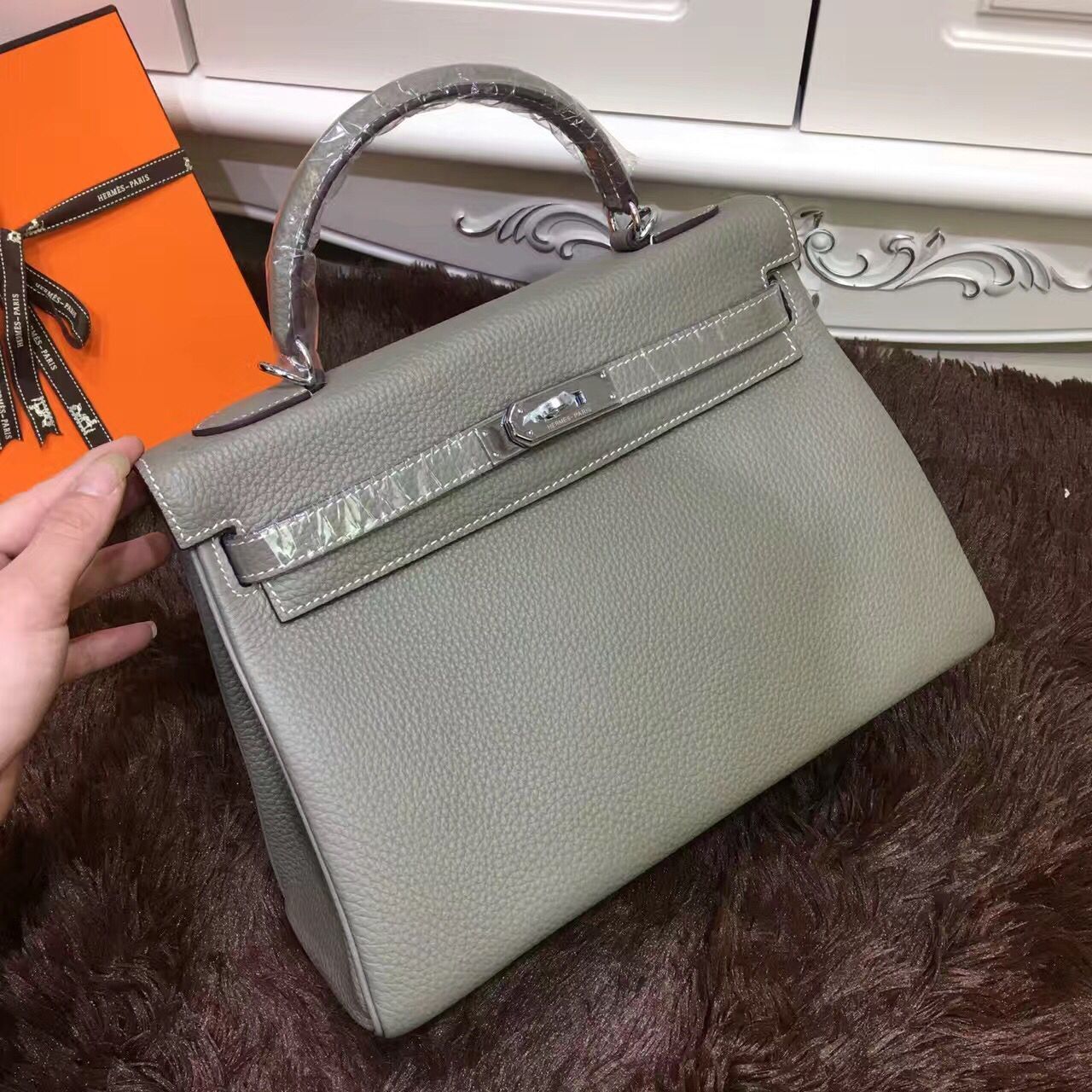 Gloss Vintage & Luxury Bag Ltd on Instagram: Only one in the market Hermes  kelly 32cm elephant skin ghw #hermeselephant #hermeselephantskin  #vintagehermes #vintagekelly #glossvintage